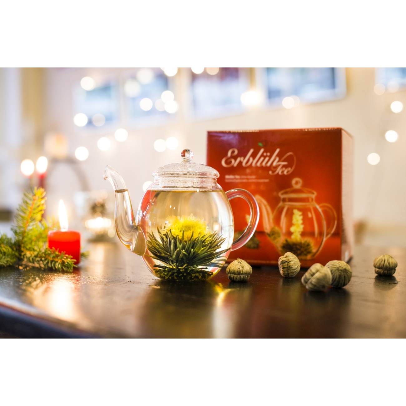 Coffret cadeau rouge : théière et fleurs de thé